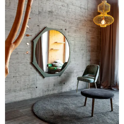 Specchio Colibri con cornice in legno di Rovere di Devina Nais