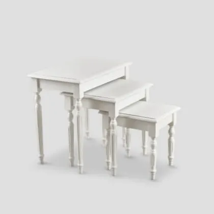 Tavolino Mut in legno finitura laccato White Vintage, lavorato a mano di Dialma Brown