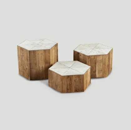 Tavolino esagonale Heka in legno massello con top effetto cemento di Dialma Brown