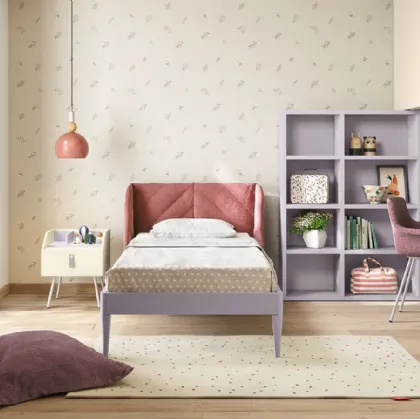 Cameretta a ponte con scrivania e libreria Kids space 21 di Nidi