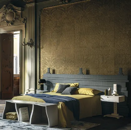 Letto matrimoniale con testiera realizzata in legno massello di Conifera Amanda di Dialma Brown