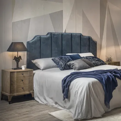 Letto con testiera rivestita in tessuto con design dogato Hama di Dialma Brown