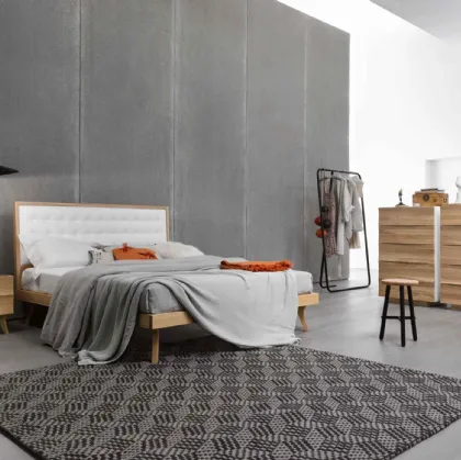 Letto in legno con testiera rivestita in ecopelle trapuntata Park di Ballancin
