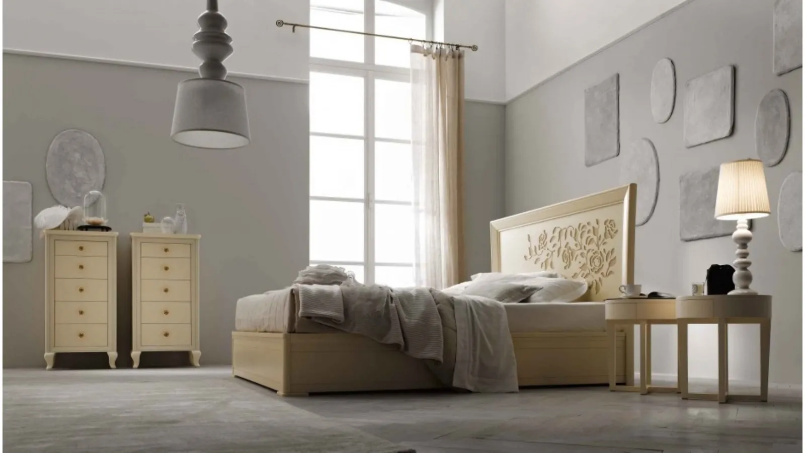 Letto iin legno intagliato Rose di Ballancin