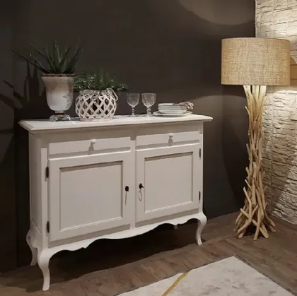 Madia Algeba realizzata in legno stratificato e legno massello laccato Bianco con rifiniture color Crema di Dialma Brown
