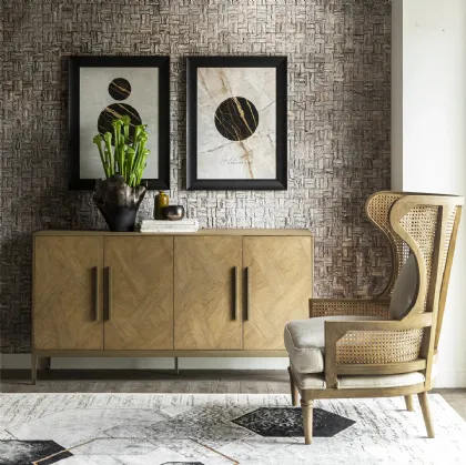 Madia Barcelona realizzata in legno stratificato e legno massello di Mindi naturale con base in metallo color Light Brass di Dialma Brown