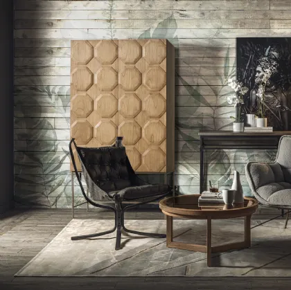 Madia alta Girona realizzata in legno stratificato e legno massello di Mindi naturale con base in metallo color Light Brass di Dialma Brown