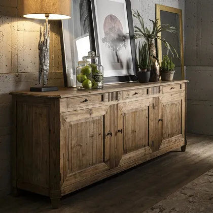 Madia Pianosa realizzata in legno di Old Pine di Dialma Brown