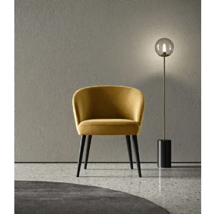 Poltroncina Evia in tessuto con struttura in legno di Presotto