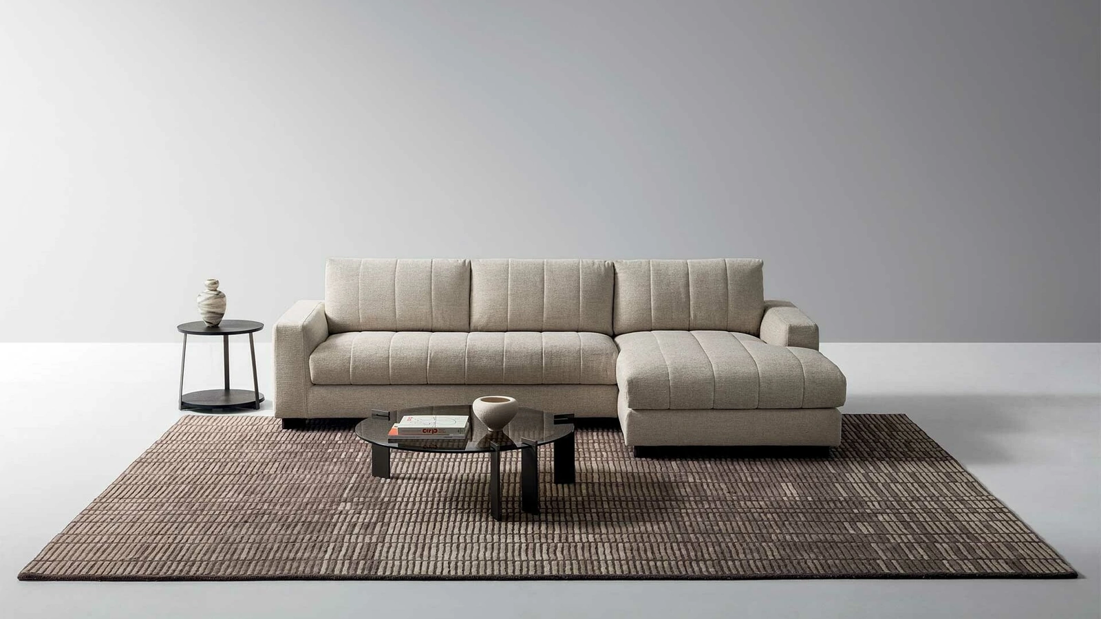 Divano in tessuto con penisola Luvon di Ditre Italia