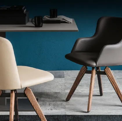 Sedia in legno rivestita in pelle con e senza braccioli Mulan di Cattelan Italia