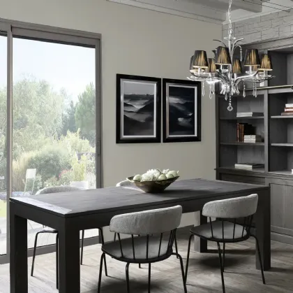 Tavolo allungabile Antiparos realizzato in legno stratificato e legno massello di Conifera finitura Dark Grey di Dialma Brown