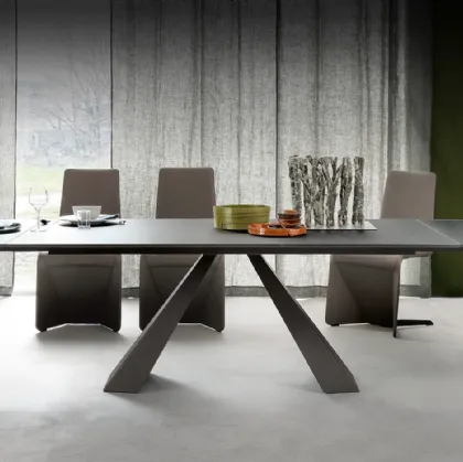 Tavolo allungabile con base in acciaio e piano in vetro verniciato graphite Eliot Drive di Cattelan Italia