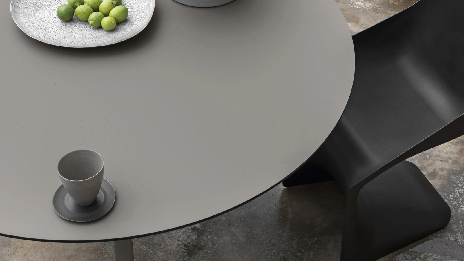 Tavolo rotondo Oops di Kristalia