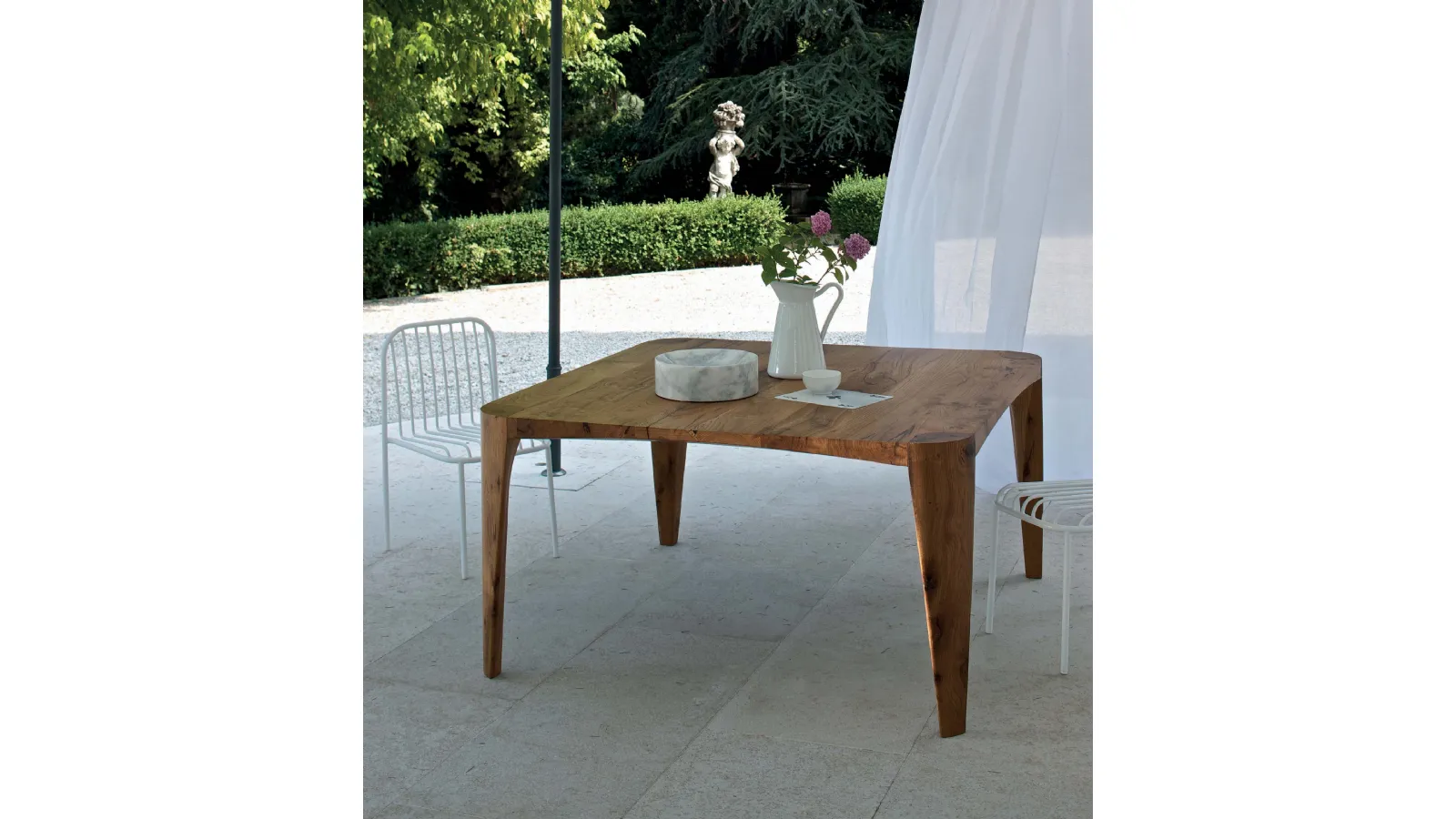 Tavolo con piano quadrato Terra in legno recuperato da case antiche di Presotto