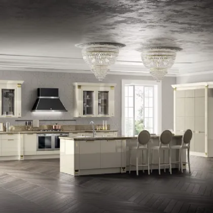 Cucina Classica Exclusiva in laccato lucido Panna Porcellana di Scavolini