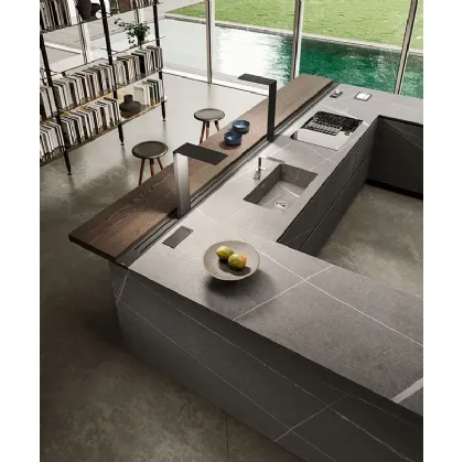 Cucina Design angolare con ante e top in gres e bancone impiallacciato olmo Ak 04 02 di Arrital
