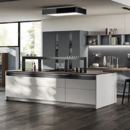 Cucina Moderna con isola e penisola Motus in laccato Grigio Airone e Grigio Vulcano di Scavolini